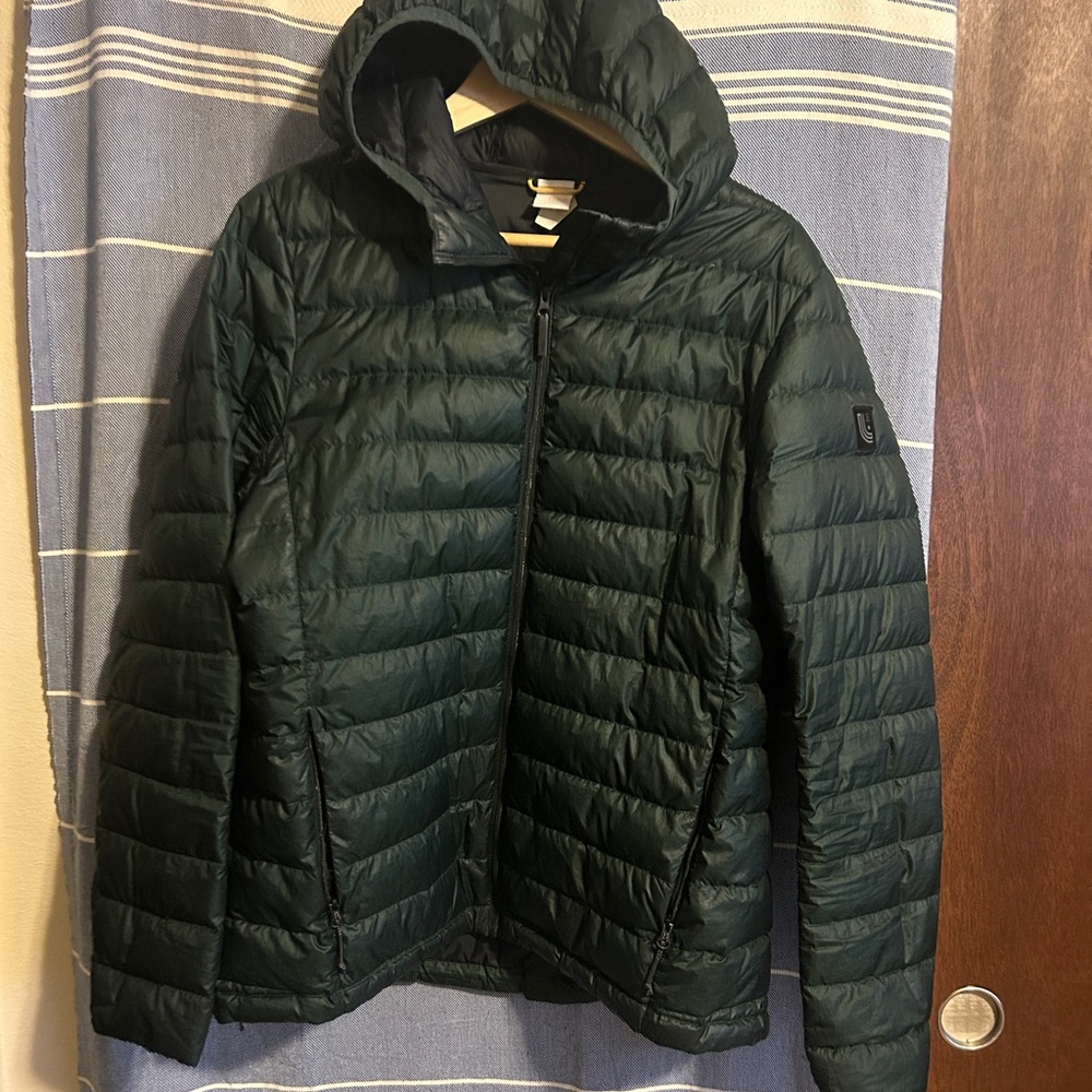 Lolë packable Green Puffer Jacket